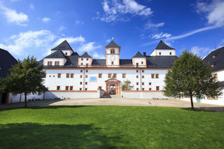 Widok z zewnątrz na Zamek Augustusburg