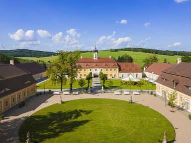 View of the castle grounds at Rammenau Baroque Castle