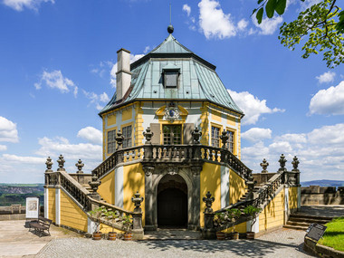 Barockes Schlösschen auf dem Königstein: die Friedrichsburg