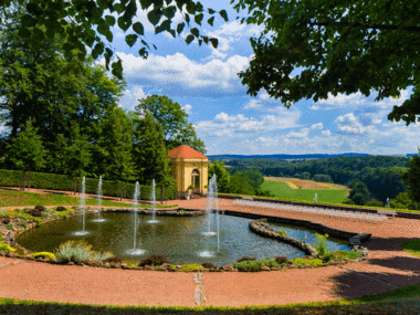 Ein atemberaubender Blick über das Tal der Zschopau im Park Lichtenwalde