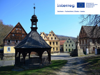 Freilichtmuseum Zubrnice mit historischen Häusern