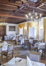 Schlosshotel-Althoernitz-Salon-von-Hartig-899x600px