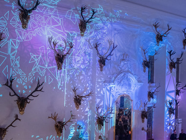 Der barocke Festsaal von Schloss Moritzburg erstrahlte im Party-Licht