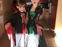 Genevieve und Jacqueline, 8 Jahre und 6 Jahre Jahre, im Chalet Boumont