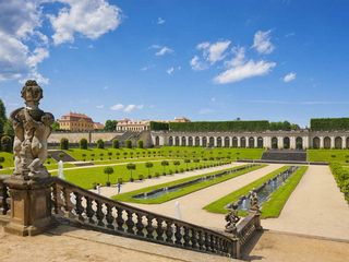 Barockgarten Grosssedlitz Blick auf untere Orangerie Treppe Barockgarten Grosssedlitz Blick auf untere Orangerie Treppe