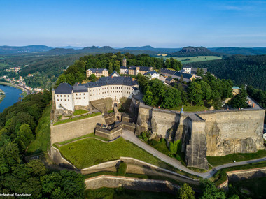 Luftaufnahme der Festung Königstein von Westen