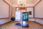 Kuhstall und Silberteller - Blauer Salon